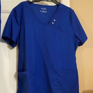 Cherokee Luxe Women’s Scrub Top Large